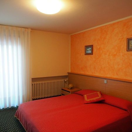 Hotel Belvedere Roana Ruang foto